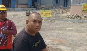 Foto : Awak Media dan LSM Sidak Gudang Bulog Sukorejo Lamongan