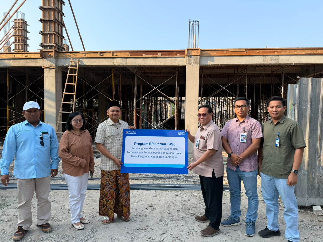 Foto : Dokumentasi TJSL BRI Peduli untuk Gedung Serbaguna dan Perpustakaan Ponpes Sunan Drajat