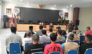 Audiensi Karang Taruna Brondong dan GMBB dengan Kejari Lamongan, Senin (12/10/2026), bahas dugaan pungli Kades Brengkok. (Dok. Karang Taruna)